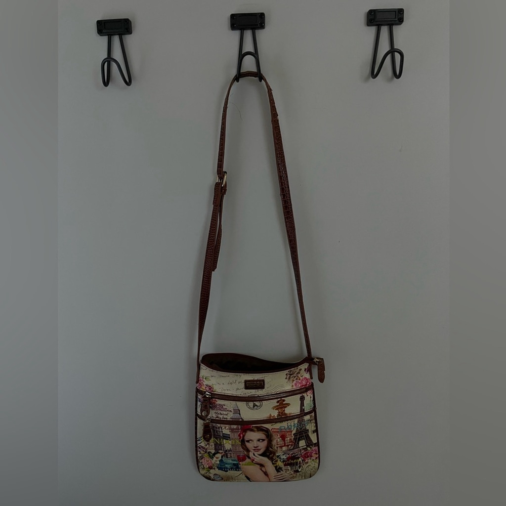Starriness, London purse with script and girl, 3 zipper pockets, long strap - Picture 6 of 10